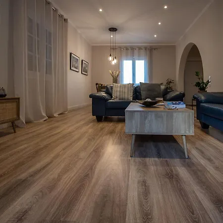 Holiday home Agrikia House *